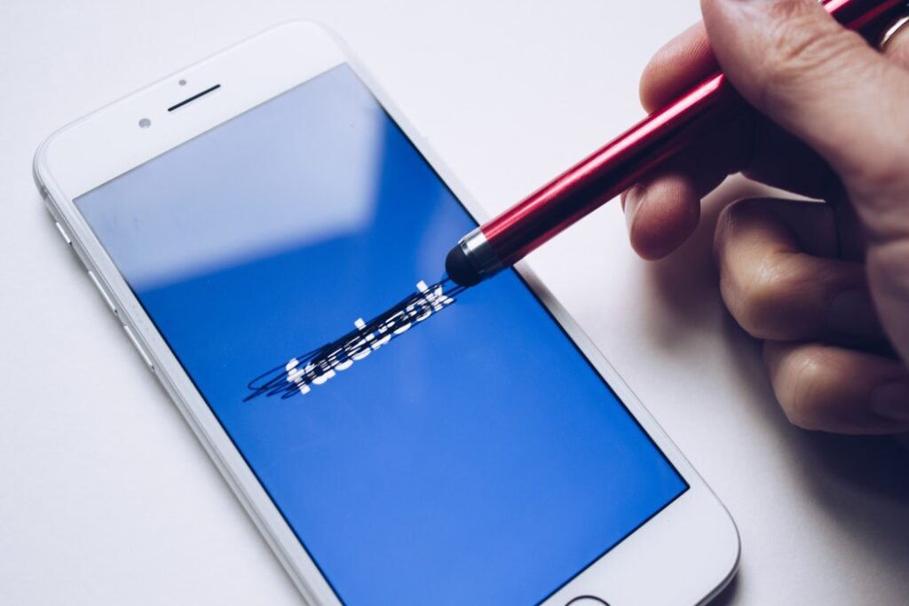 How to stay safe on Facebook